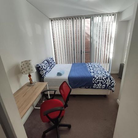 Mascot Clean Bedroom Sydney Exterior photo