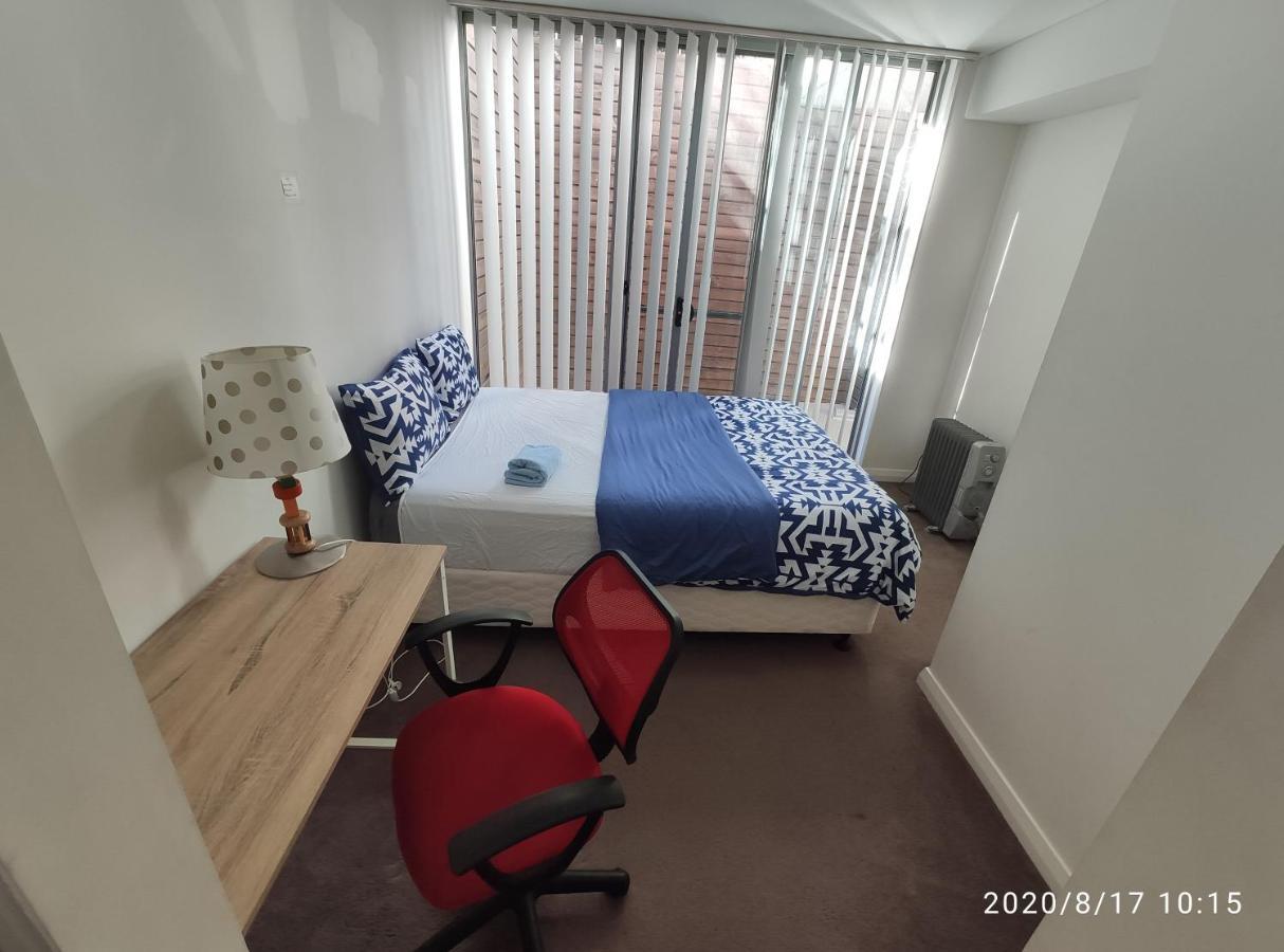 Mascot Clean Bedroom Sydney Exterior photo